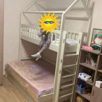 Продам двухэтажную кровать, в Вешках
