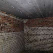 Гараж 22 м, высокие ворота , яма, в Челябинске